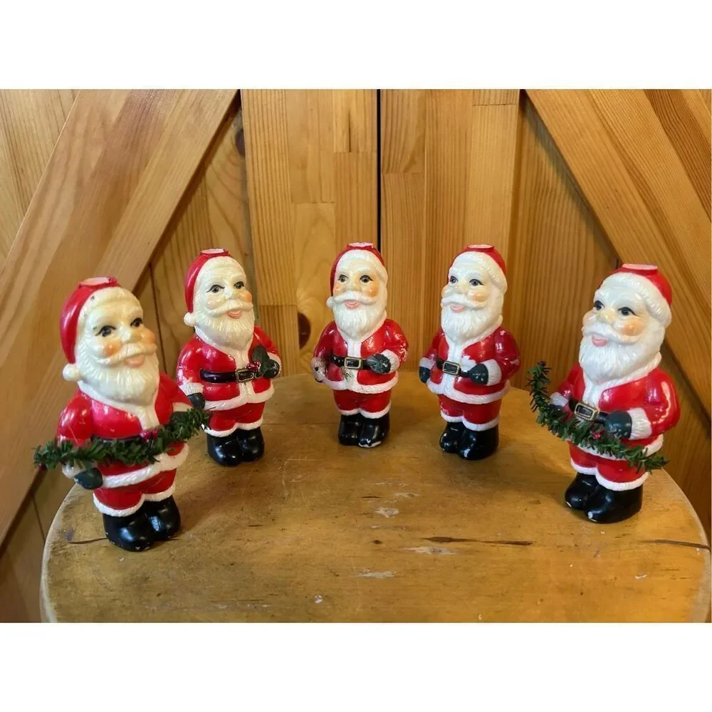 Vintage plastic Santa’s candle holders set of five (8817)￼